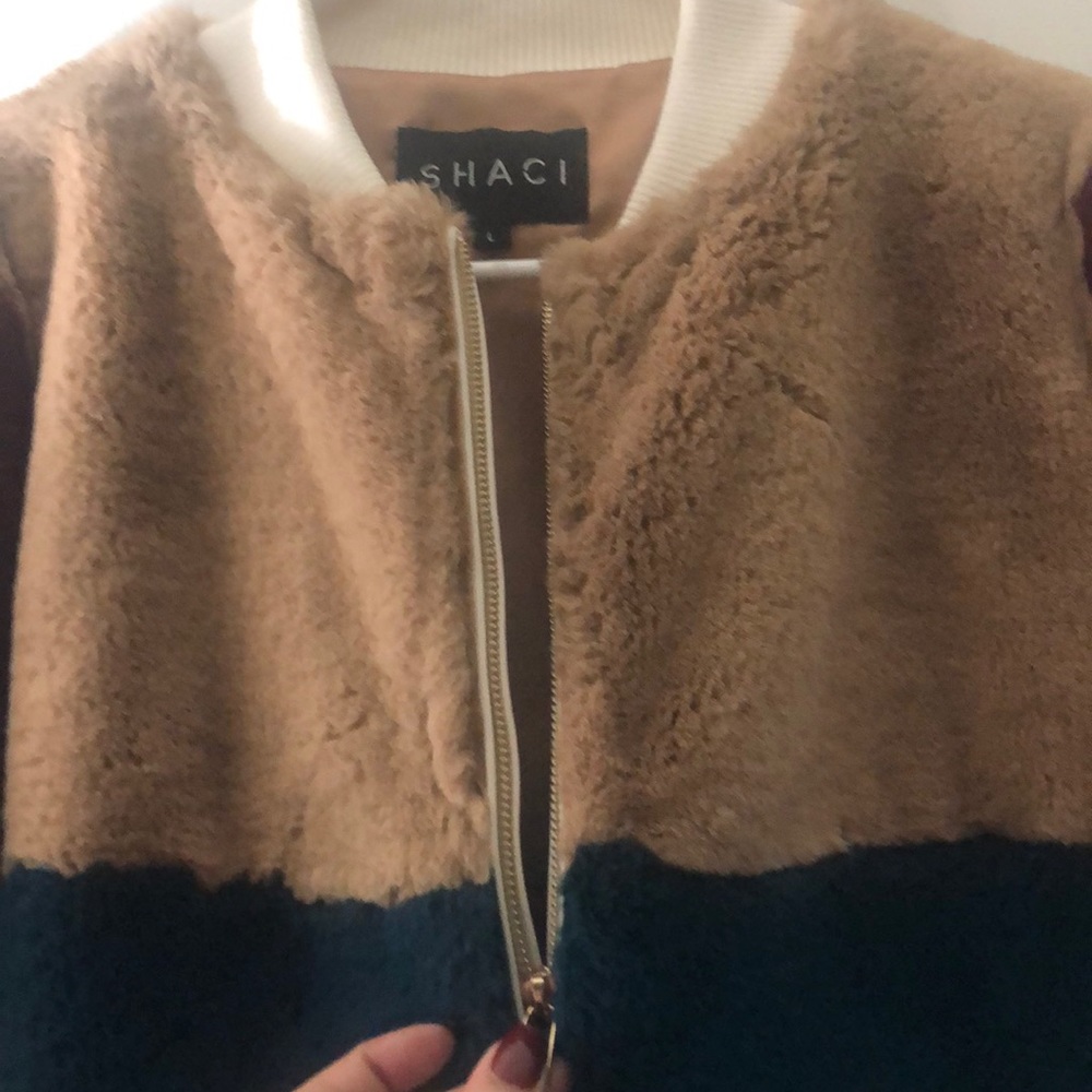 📦Faux Rabbit Fur Bomber - Picture 3 of 5